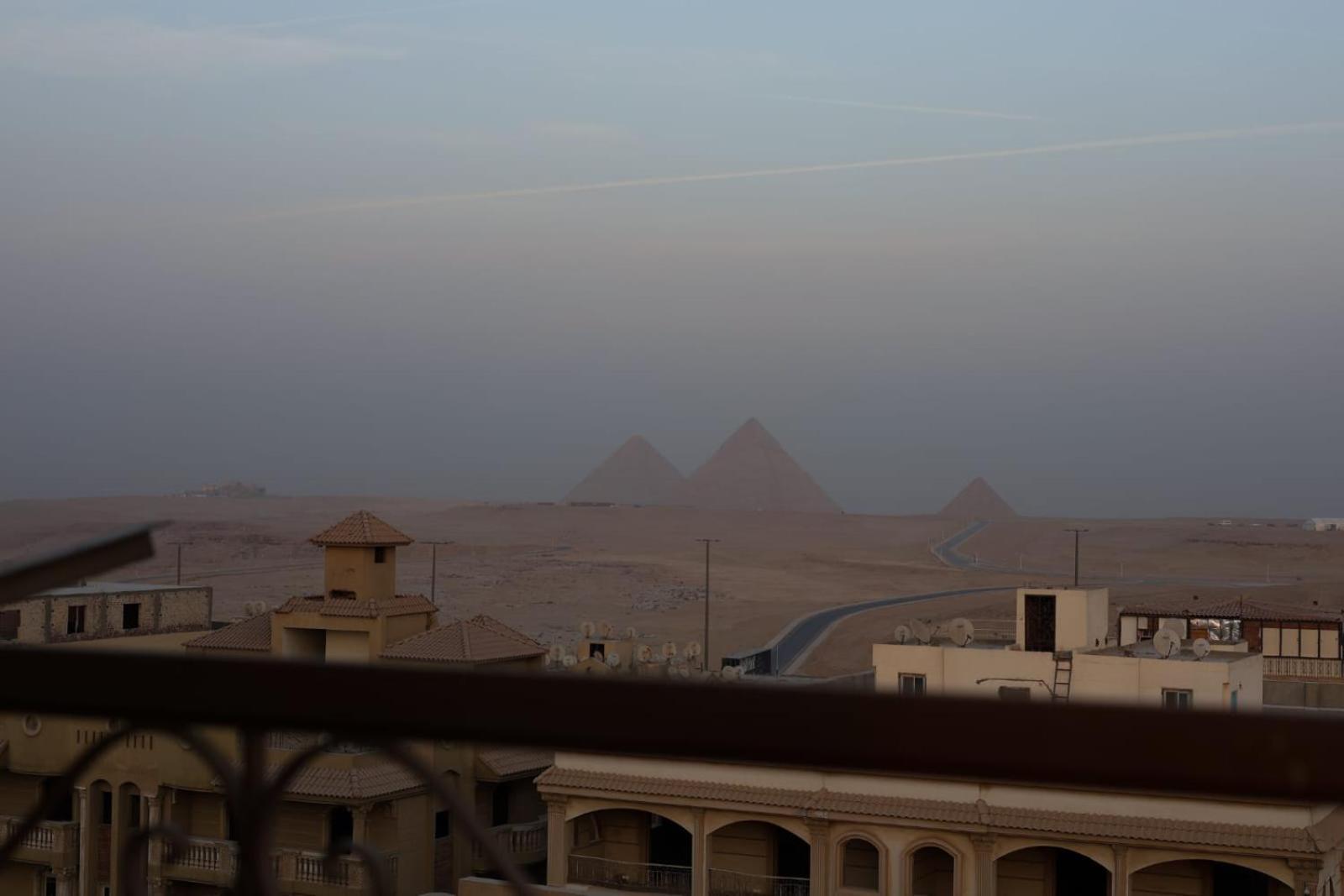 Royal Pyramids Palace Residence Cairo Exterior photo